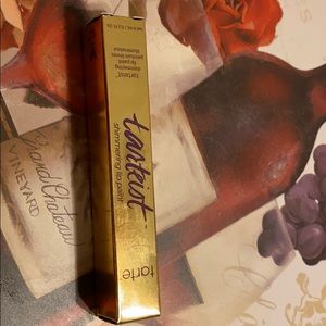 Tarte tarte isn’t shimmering lip paint